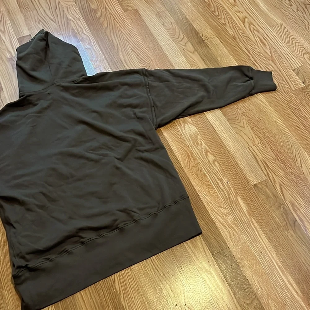 Free People x Driftwood Flower Sweatshirt Size Small NWT - Picture 15 of 15